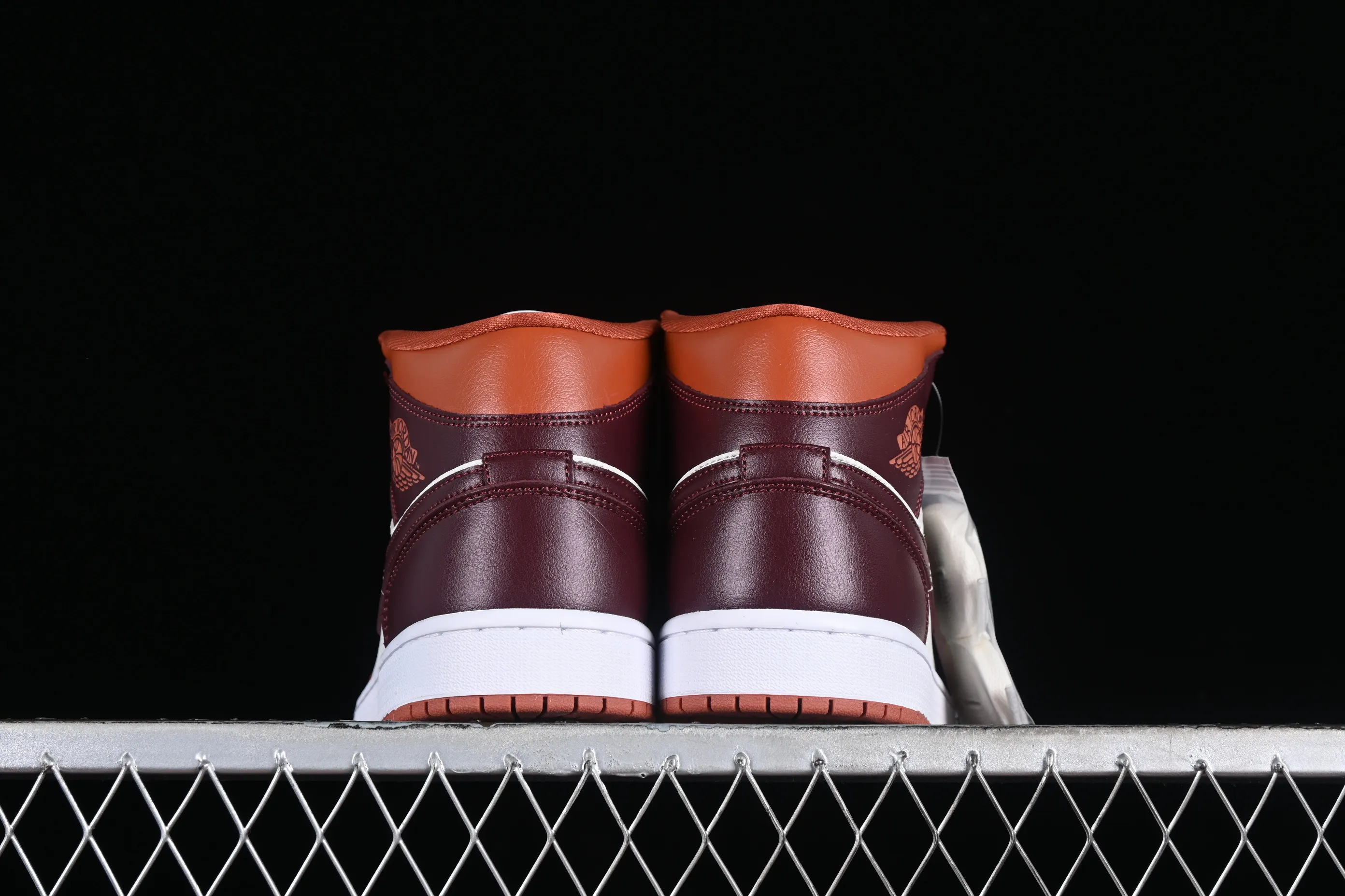 All Categories Air Jordan Jordan Series Basketball Shoes Air Jordan 1 Mid Air Jordan 1 Mid AJ1 Joe 1 Caramel Brown Chinese Cultural Leisure Sneakers BQ6472-200